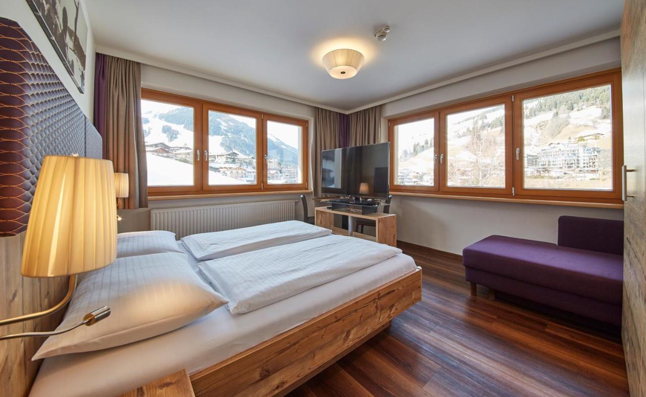 Johanneshof - Dein MOUNTAIN Wohlfühlhotel Saalbach-Hinterglemm Exterior foto