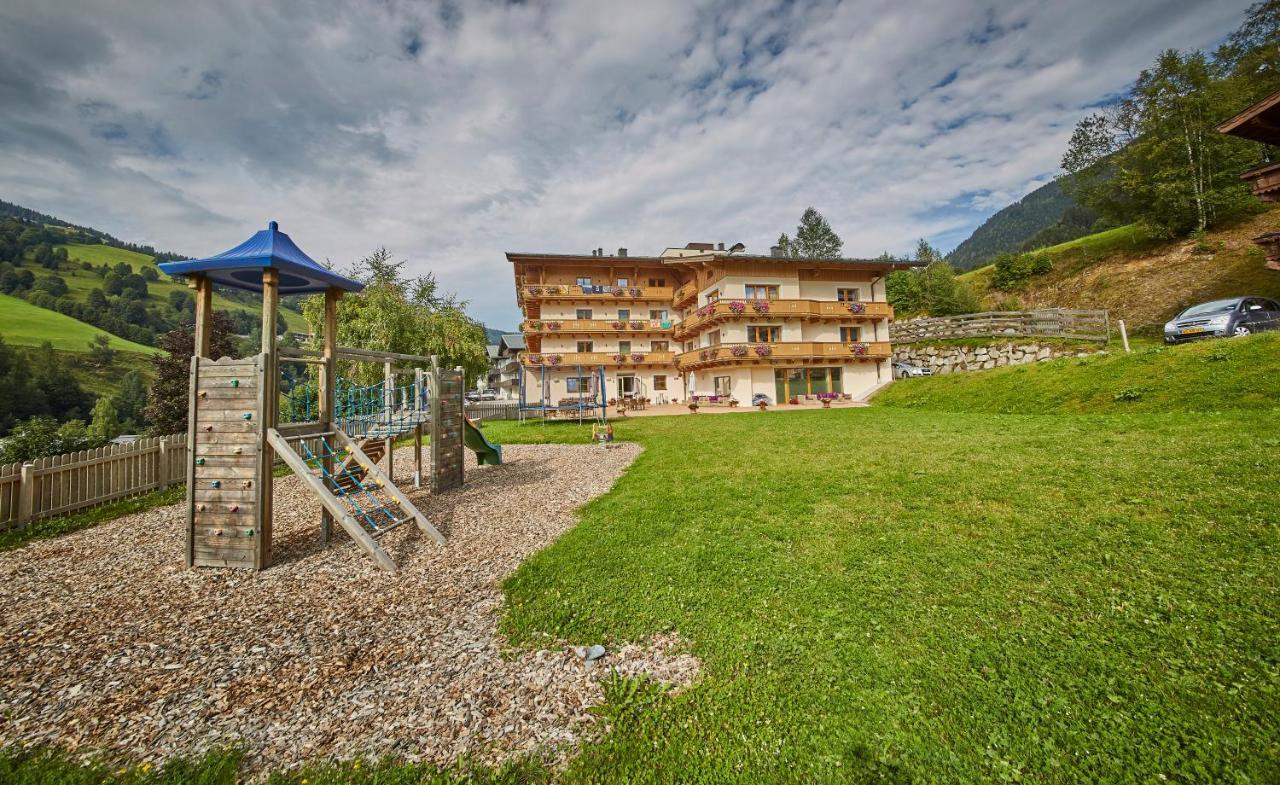 Johanneshof - Dein MOUNTAIN Wohlfühlhotel Saalbach-Hinterglemm Exterior foto